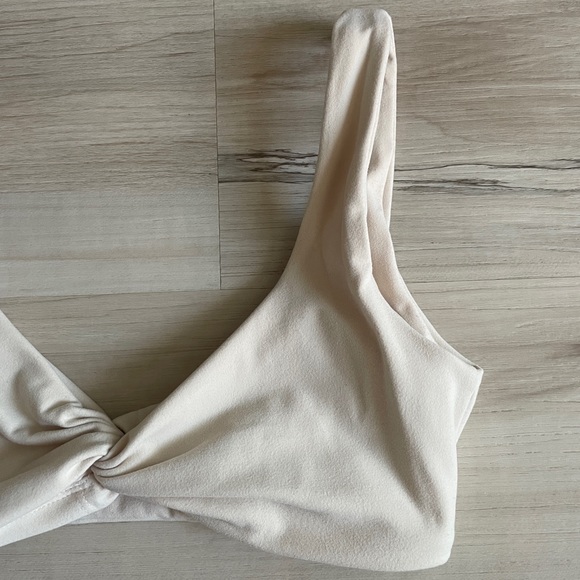 BuffBunny Twisted Sports Bra - Picture 4 of 15